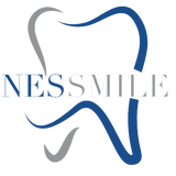 Logga för Nessmile, en tand i grått och blått